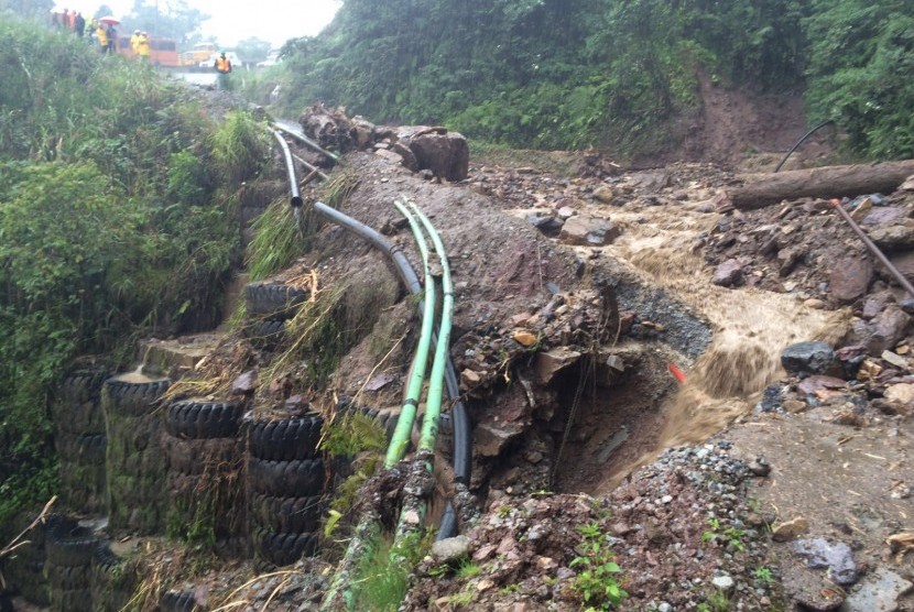 Bencana Longsor Jalur Sumbar-Riau, Lima Tewas Tertimbun